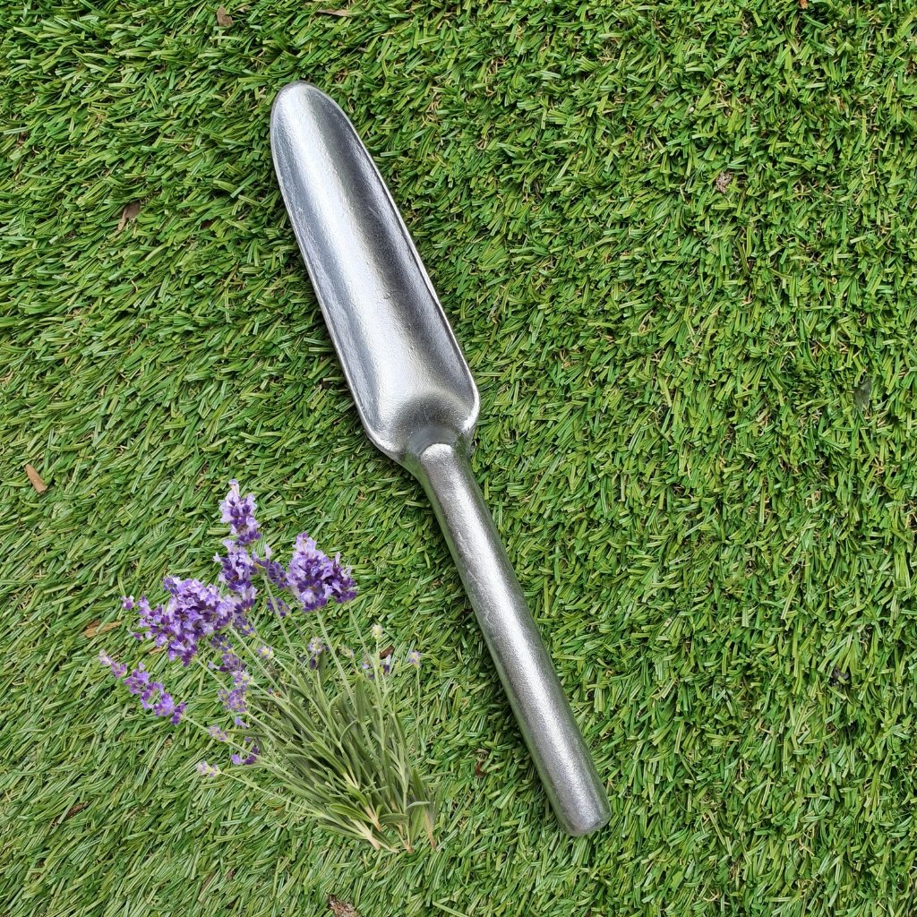 narrow garden trowel Narrow Garden Trowel | Urban Garden Tools